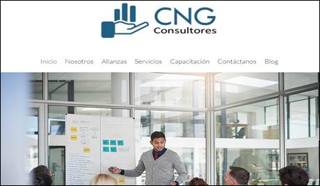 Un grupo de personas frente a una tienda

Descripción generada automáticamente